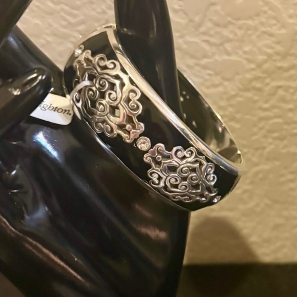 BRIGHTON BLACK ENAMEL INTRIGUE BANGLE~RETIRED!  * NWT - Picture 2 of 4
